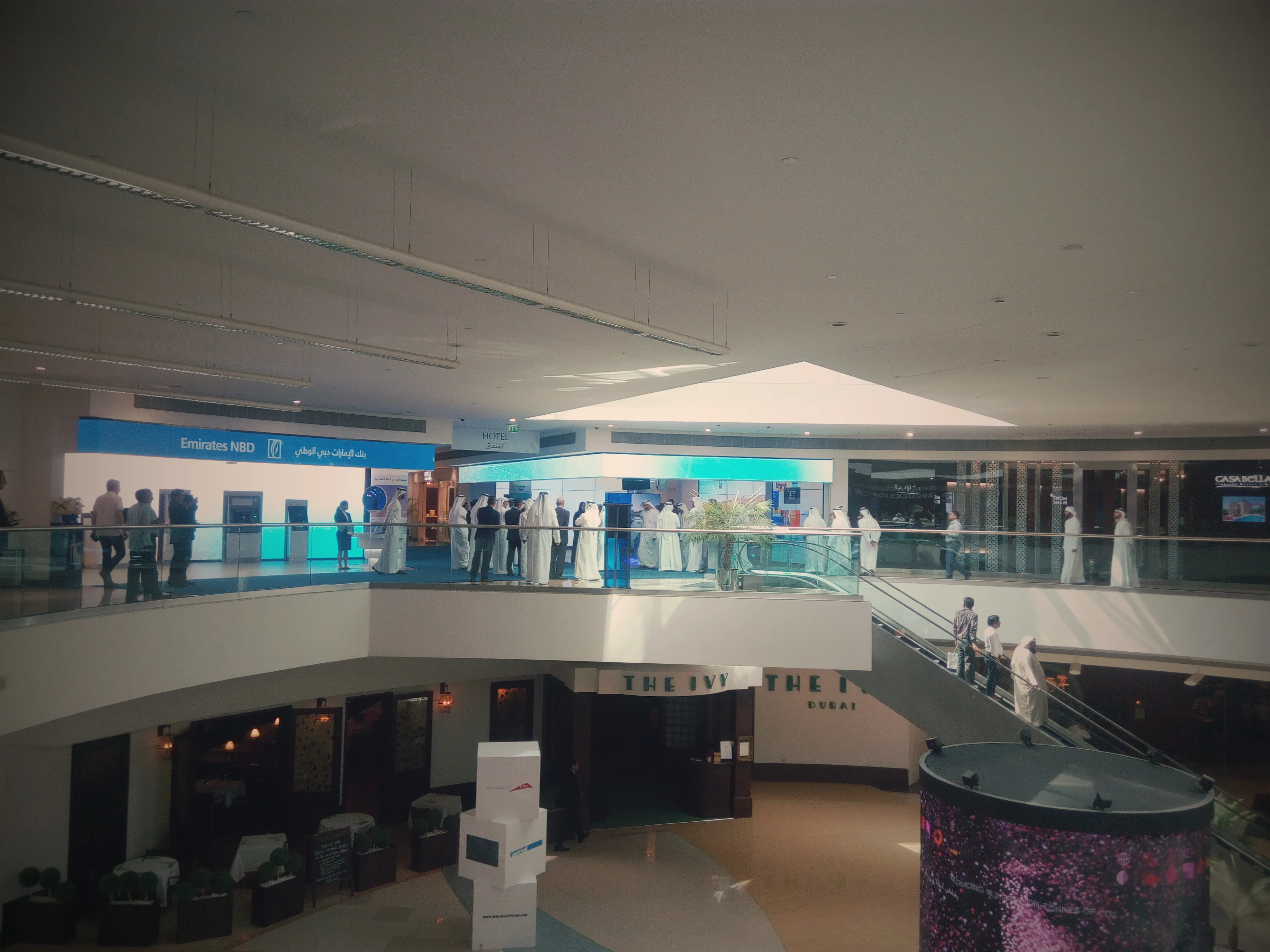 Sucursal Emirates NBD en Emirates Towers terminada